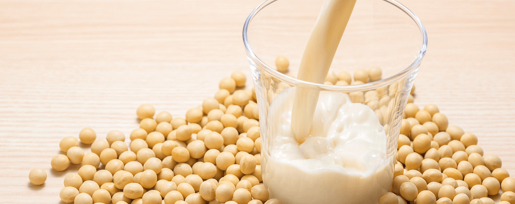 soy milk and soybeans
