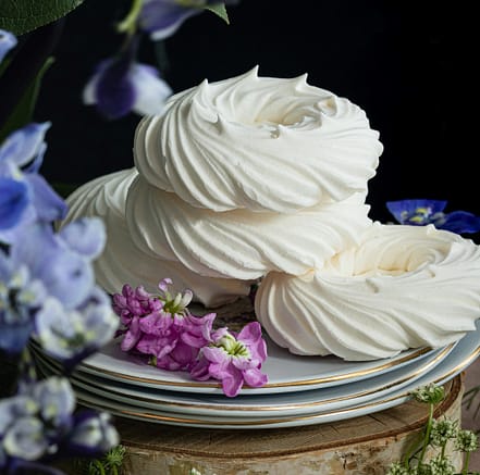 puffy meringue rings