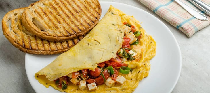 Egg White Omelet With Spinach and Mushrooms